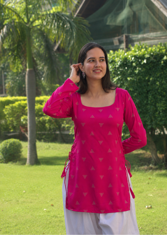 NAINA KURTI WITH SLEEVES