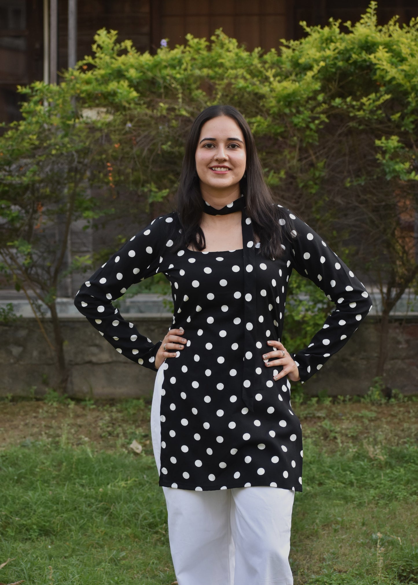 Saira Kurti With Scarf