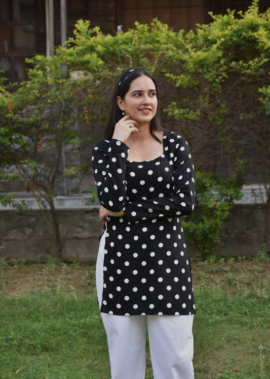 Saira Kurti With Scarf