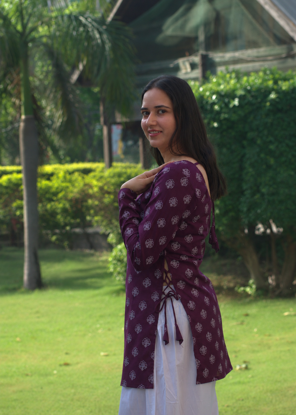 JUGNI KURTI WITH SLEEVES