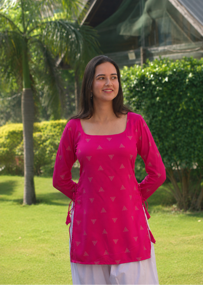 NAINA KURTI WITH SLEEVES
