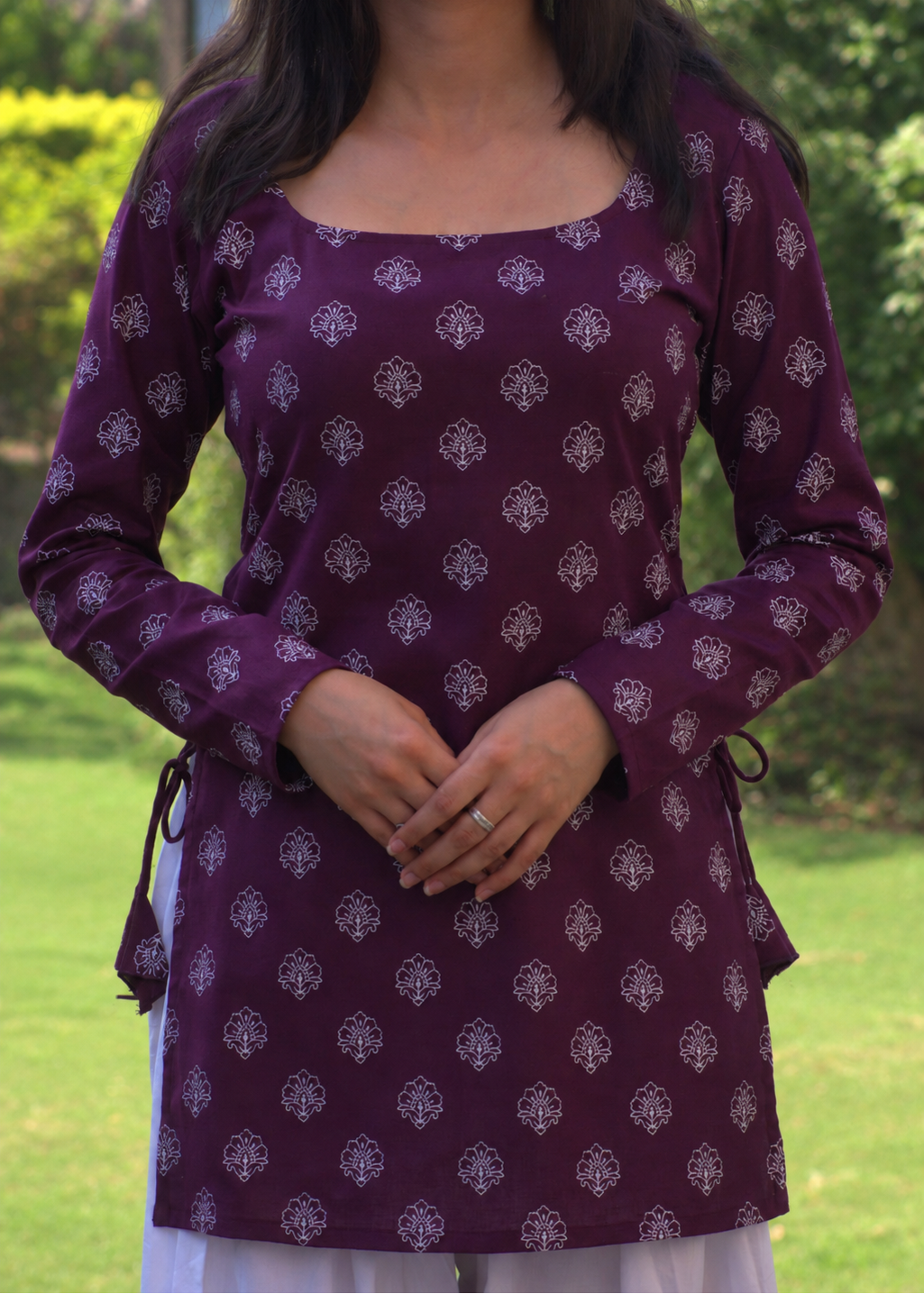 JUGNI KURTI WITH SLEEVES