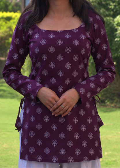 JUGNI KURTI WITH SLEEVES