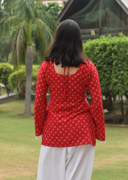 MEERA KURTI
